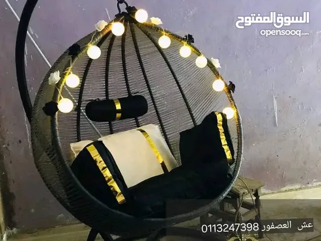 مرجيحه عش العصفور. وعرض ورق حائط