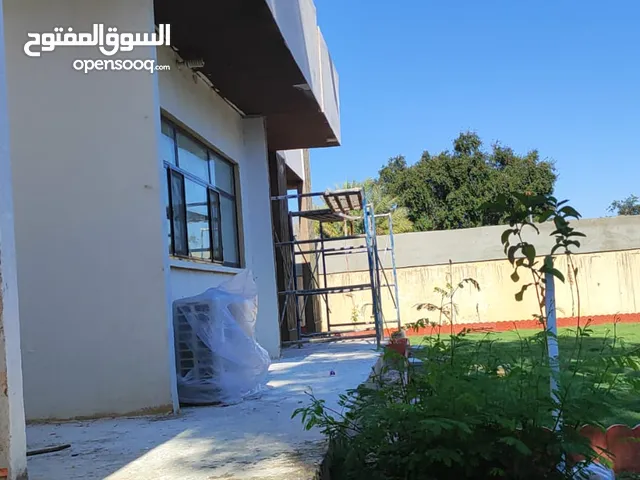 خلفه بناء طابوك بلوك فرمستون ولبخ وبياض وسيراميك عمل درجه اولى