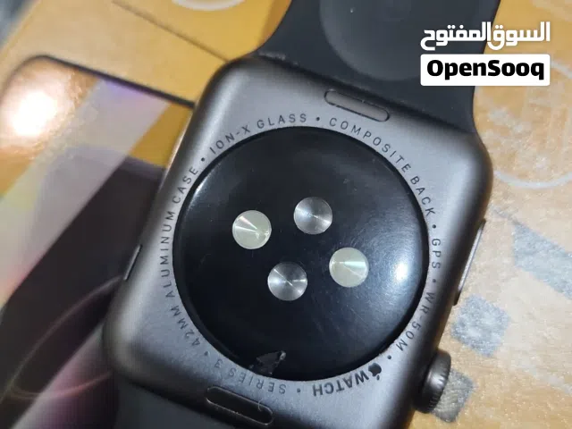 ساعة Apple Watch Series 3 بمقاس 42mm (هيكل ألومنيوم). محتاجه اي كلود ناسي الإيميل بتاعها