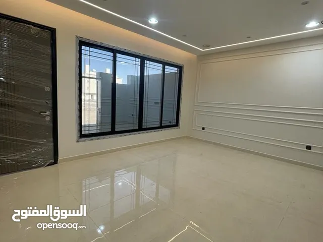 375 m2 5 Bedrooms Villa for Sale in Al Madinah Ar Ranuna