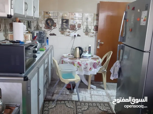 بيت في حي طارق للبيع ( الصور للاعلان فقط)