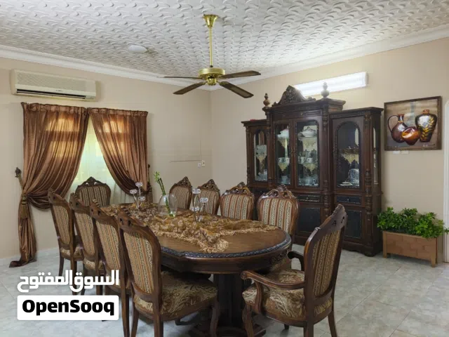 غرفة طعام 10 أشخاص