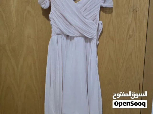 فساتين مستعملة مرة واحدة للبيع