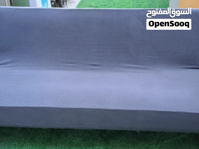 كنبه 3اشخاص بحاله ممتازه كنبه بيد بتفتح سرير