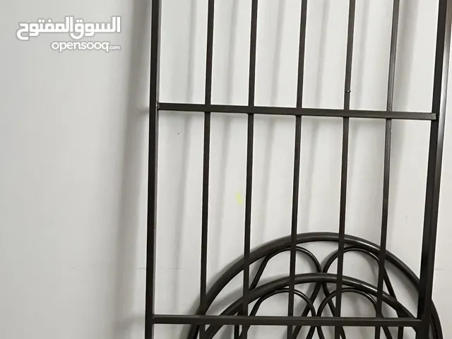 هيكل سرير جديد بحالة ممتازة