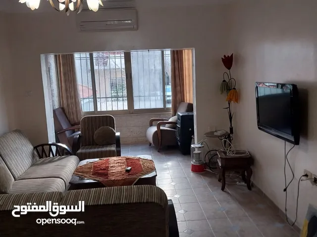 140 m2 3 Bedrooms Apartments for Rent in Ramallah and Al-Bireh Al Irsal St.