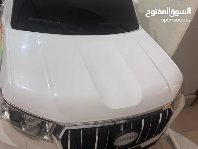 سيارة اطفال