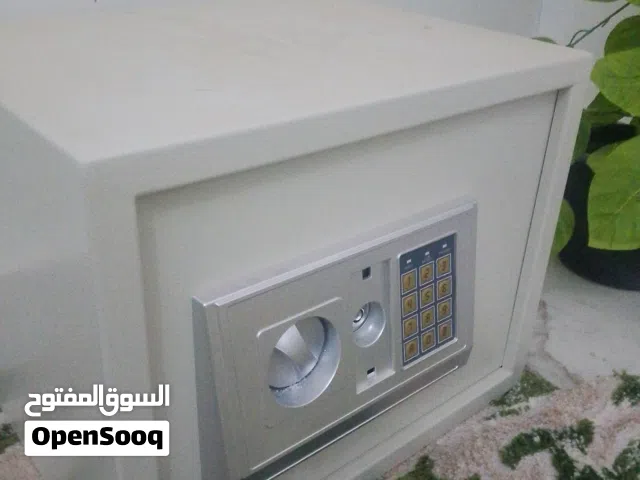 سلام..... خازن... جديد..... لبيع....