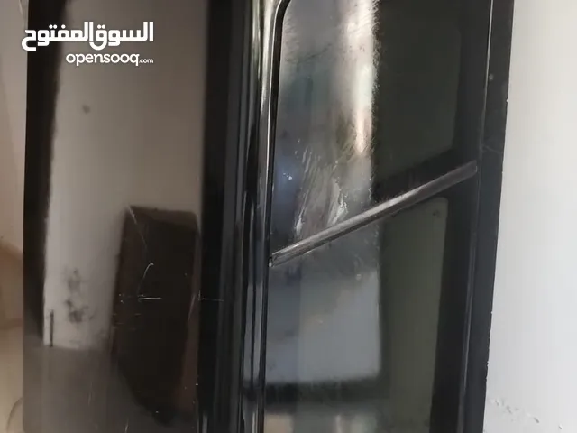 صندوق لسيارة بك اب دوج رام 2010 فيبر كلاس بحالة جيدة جدا بحاجة إلى دهان فقط