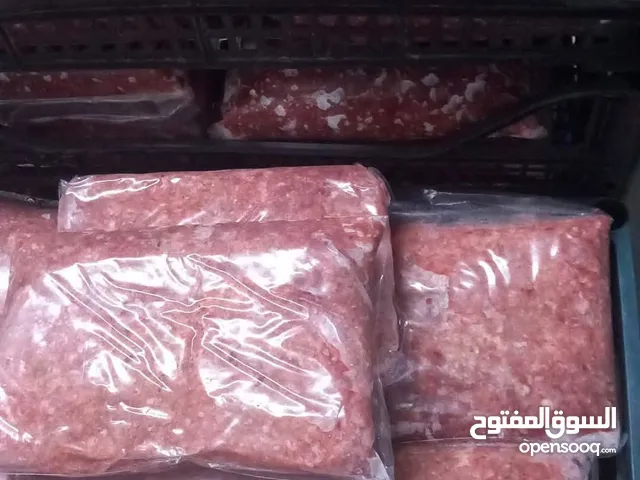 طعام للقطط والكلاب