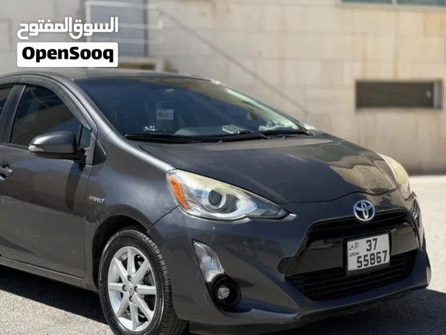 2015 تويوتا بريوس Prius C