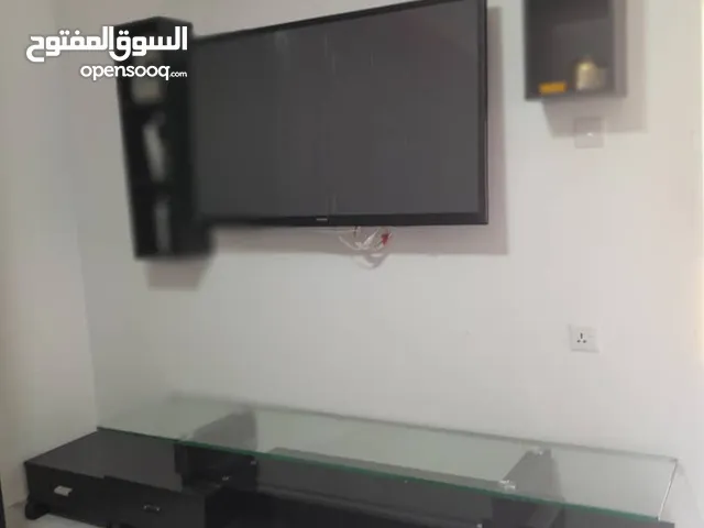 طاولة معلقة شبه جديدة مكان سيدي خليفة للبيع طاولة معلقة شبه جديدة مكان سيدي خليفة للبيع