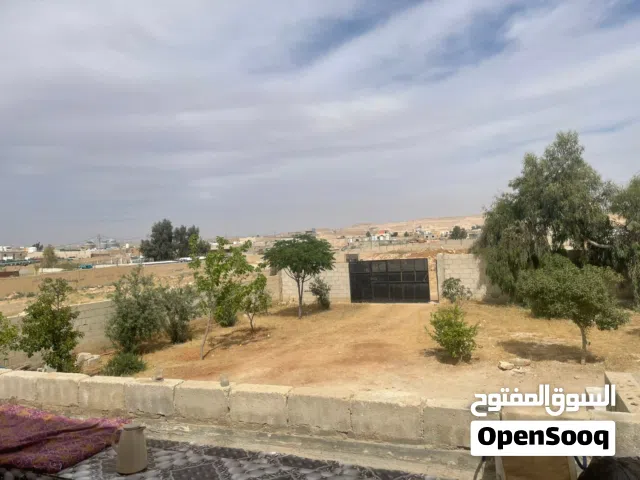 150 m2 3 Bedrooms Townhouse for Sale in Zarqa Al Autostrad