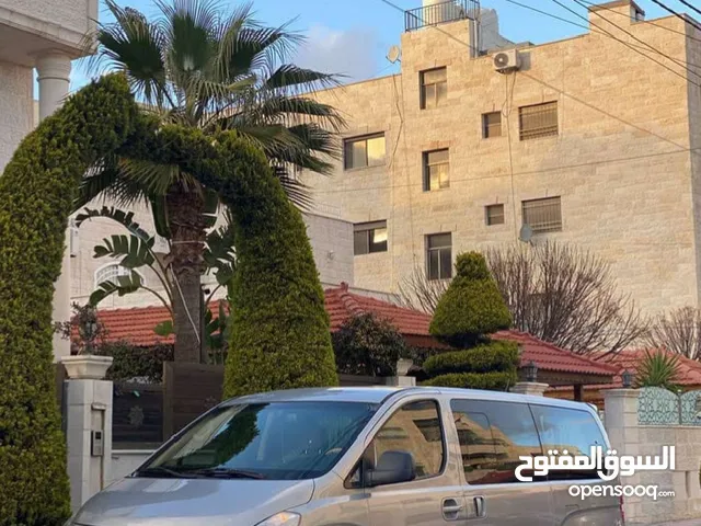 Bus - Van Hyundai in Amman