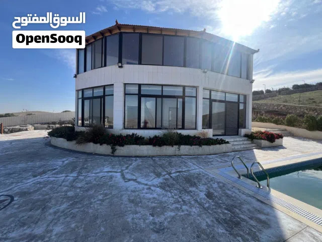 شاليه بإطلالة بانوراما مساحة 200 متر مع مسبح للبيع
