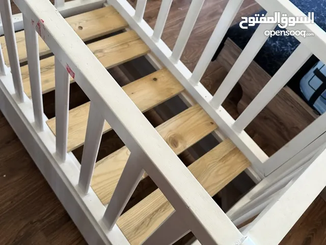سرير اطفال متين