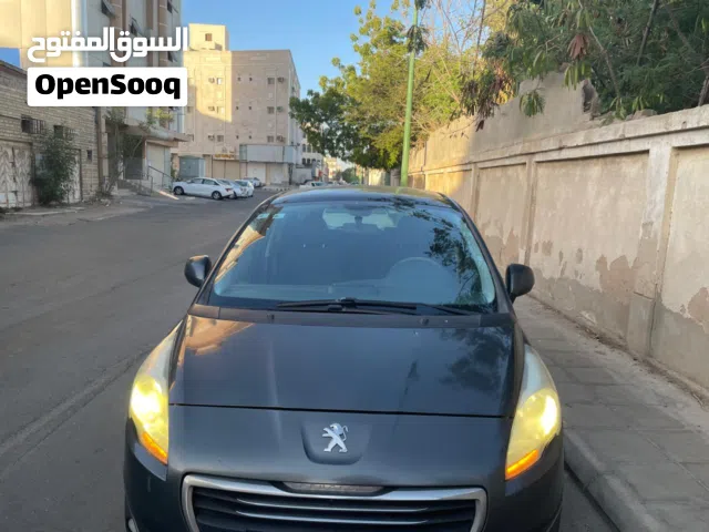 2016 بيجو 5008 Standard