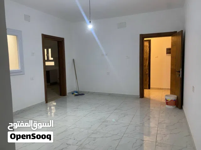 فيلا للبيع قرب الصدرية علي رئيسي فرعي شارع قطران واسع موقع تجاري سكني ممتاز