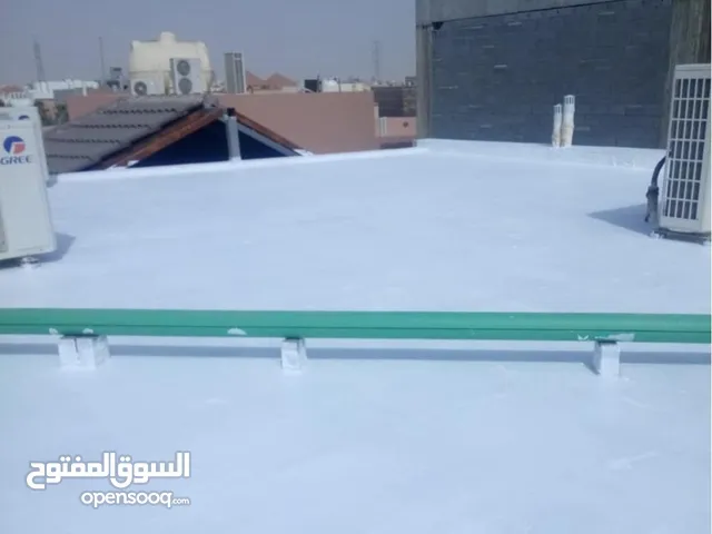 متخصصون في أعمال الواتربروف و المواد العازله و عزل ضد الماء و الحراره بإداره عمانيه