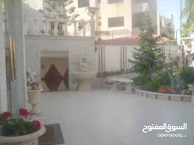 550 m2 4 Bedrooms Villa for Sale in Amman Um Uthaiena