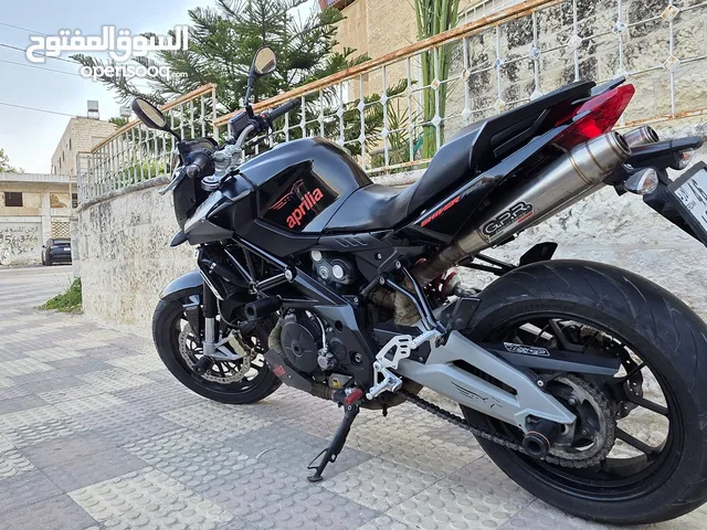 دراجة ابريليا 750 cc بحالة ممتازة 2016 ماشية 24000 فقط مالك ثاني صيانة دورية في الشركة 3200 دينار
