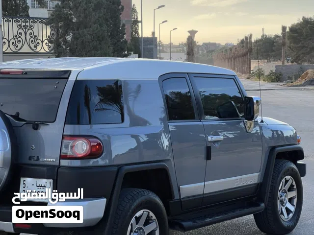 Used Toyota FJ in Tripoli