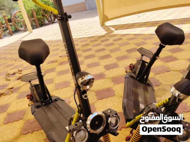 للبيع سكوتر العدد(2) استخدام فقط خمس ايام نظاف جدا سرعتهن 65 تقريبا نوعيتهن crony