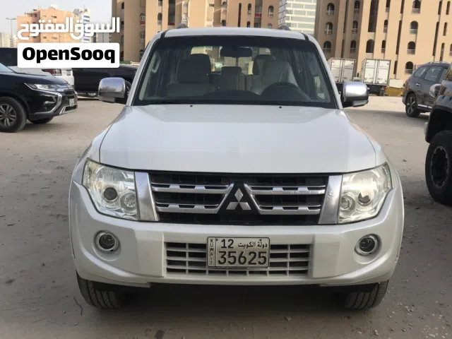 2013 ميتسوبيشي باجيرو GLS