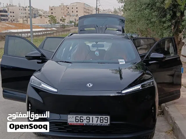 خدمات توصيل في عمان وإلى جميع المحافظات أحدث السيارات 2026