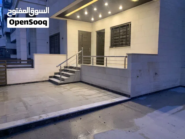 شقة أرضية فاخرة للبيع  تصميم عصري وتشطيبات راقية