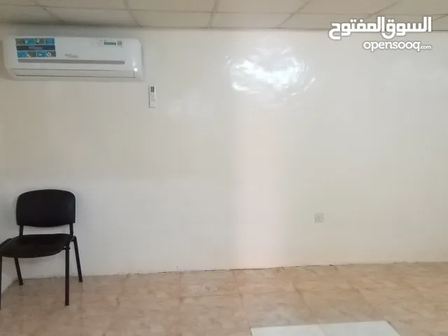 استوديو للإيجار منطقة المناصير القديمه شارع المدارس