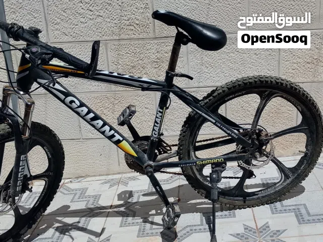 بسكليت جنط 24 نوعية GALANT  بحالة الوكالة مع غيارات سباق وبركين
