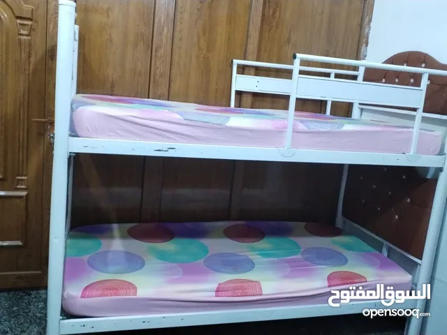 جرابي متلاصقات بحالة جيدة للبيع