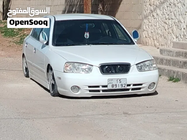 2001 هيونداي افانتي Standard
