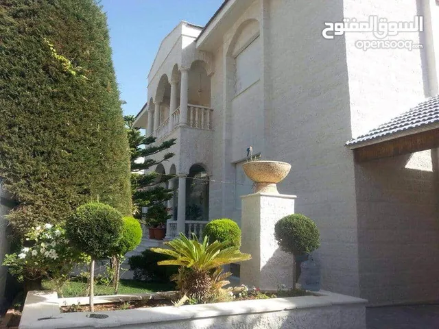 900 m2 5 Bedrooms Villa for Sale in Amman Um El Summaq