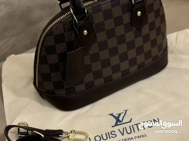 Checks Louis Vuitton for sale in Al Jahra