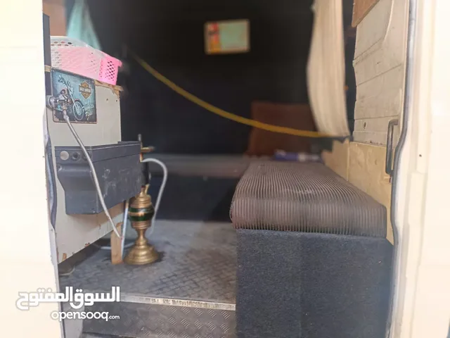 باص فان مناسب ومجهز للرحلات الطويلة والتخييم