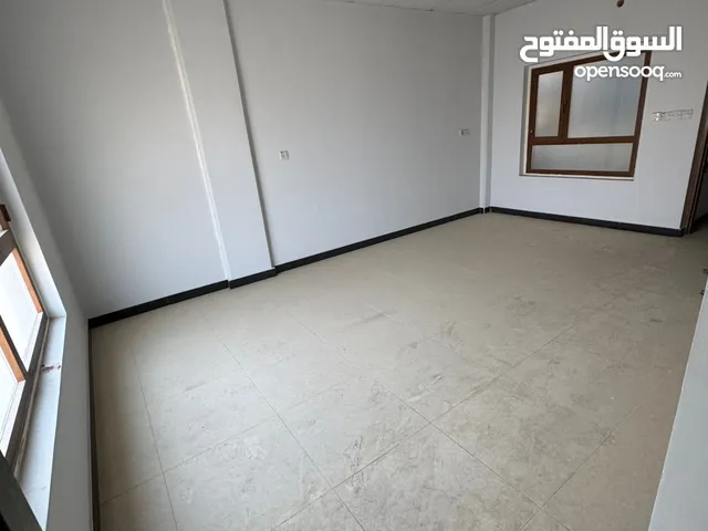 125 m2 3 Bedrooms Townhouse for Rent in Basra Other