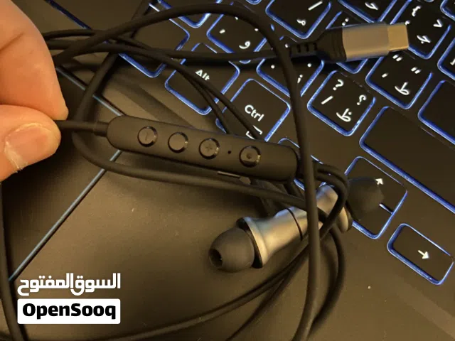 سماعة تغير صوتك الى 5 صوات Headphones that change your voice to 5 different voices