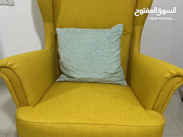 Wing chair yellow and red الاثنين بسعر 35