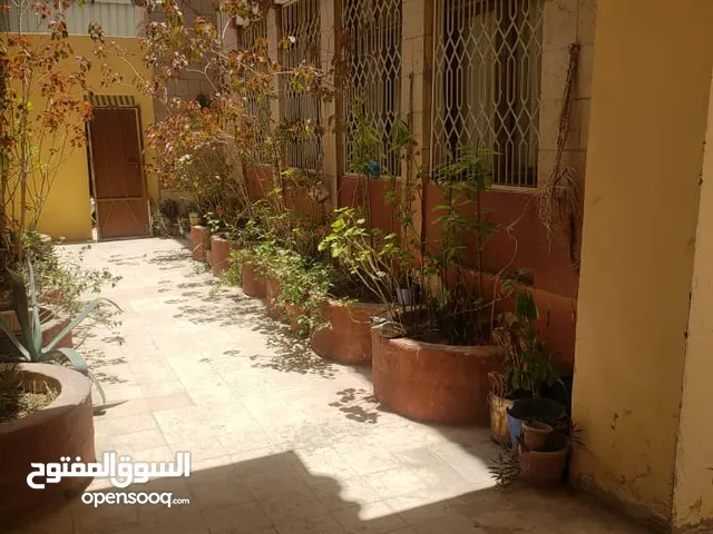 100 m2 More than 6 bedrooms Apartments for Rent in Sana'a Dar Silm