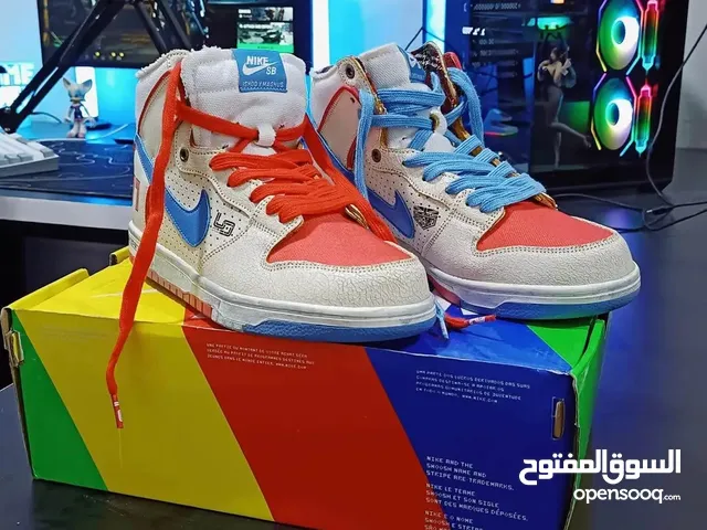 Nike SB Dunk High للبيع نسخة خاصة