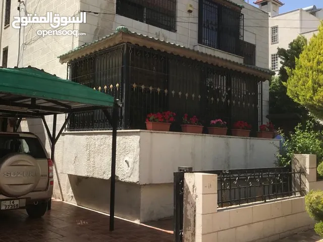 420m2 3 Bedrooms Villa for Sale in Amman Al Rabiah
