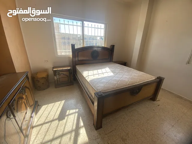 غرفة نوم كبار (مزوج)نظيفة للبيع