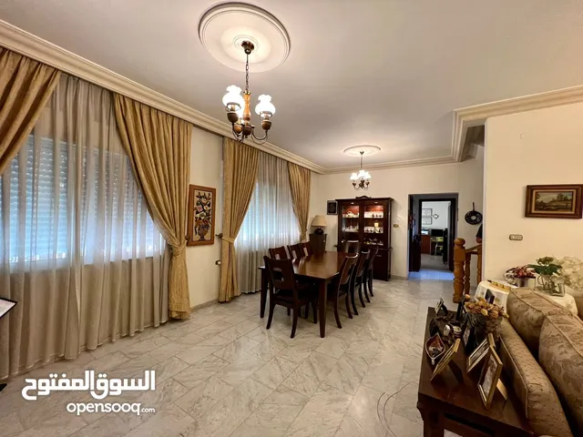 336m2 5 Bedrooms Villa for Sale in Amman Khalda