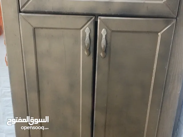 خزانة خشبية