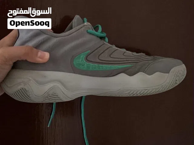 Giannis immortality 4  shoe size is 45 or a size 11