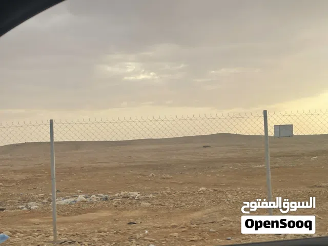 ارض ف الرياض تحتاج حفر وتسوية