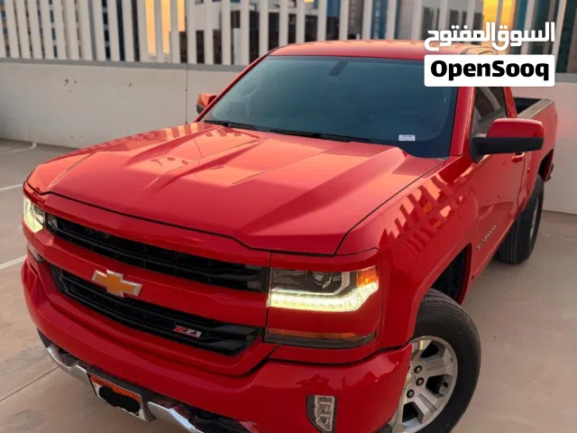 سلفرادو2017 (z71) احمر نضيف رقم واحد (النادر)