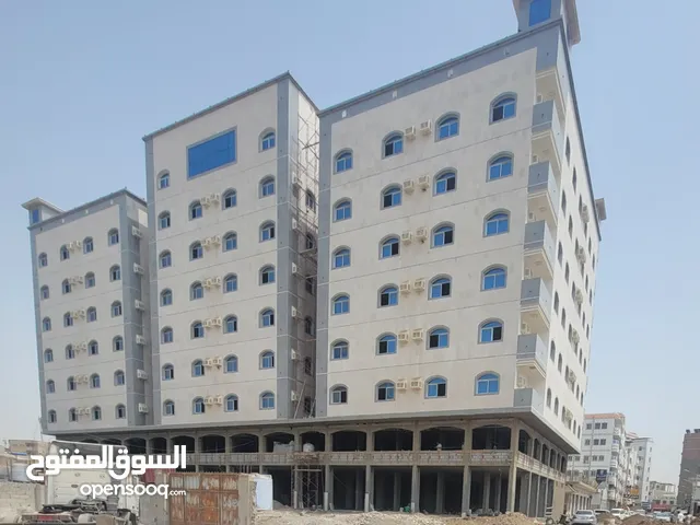 3 عمائر مشطبة بمصعد وموقع مميز